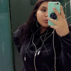 Meet your Posher, Daniela